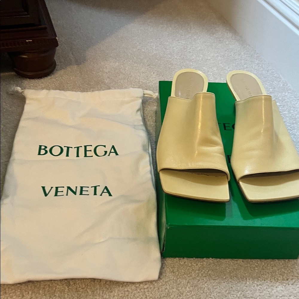 Bottega Veneta Pale Yellow Leather Square-Toe Slide Mules with Low Block Heel